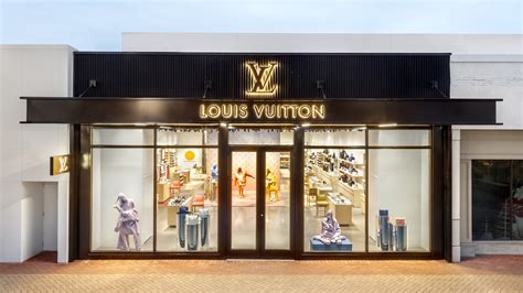 louis vuitton skokie.